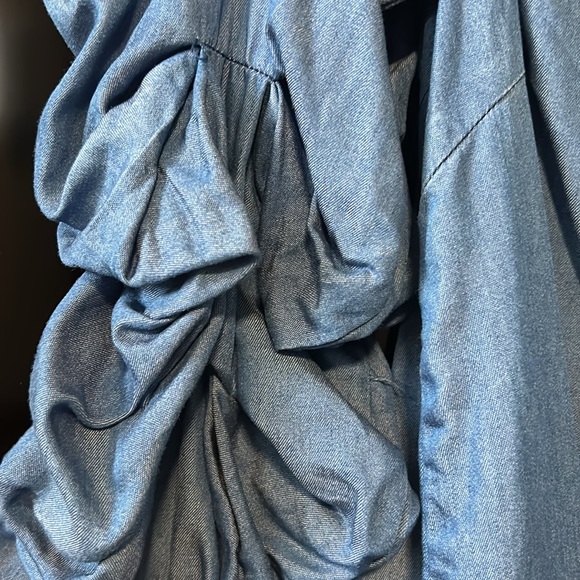 Jean top with touched sleeves, size small - Picture 2 of 3